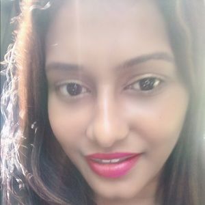 Meet your Posher, Dikhita